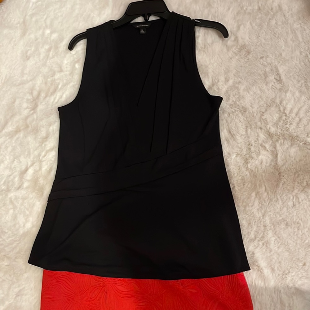 Banana Republic V-neck sleeveless top.  Size medium or 8-10.